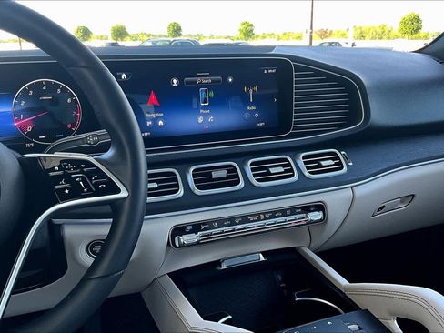 Used 2025 Mercedes-Benz GLE 350 4MATIC image 7