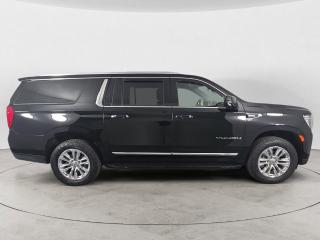 Used 2024 GMC Yukon XL SLT w/ SLT Luxury Package AWD/4WD image 4