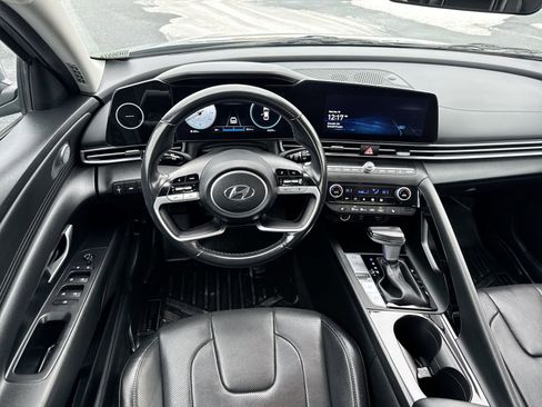 Used 2023 Hyundai Elantra Limited w/ Preferred Accessory Package image 15