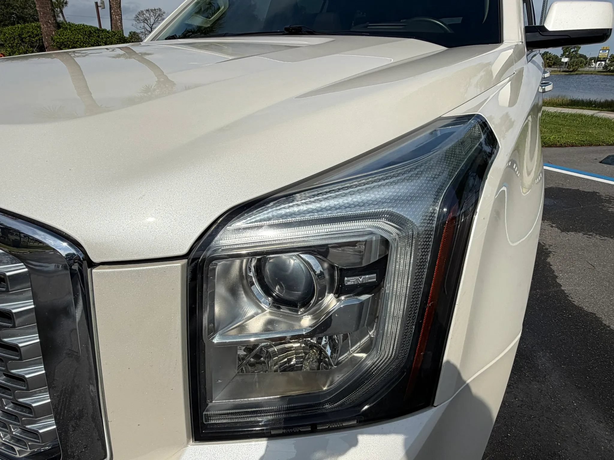 Used 2015 GMC Yukon Denali w/ Touring Package AWD/4WD image 7