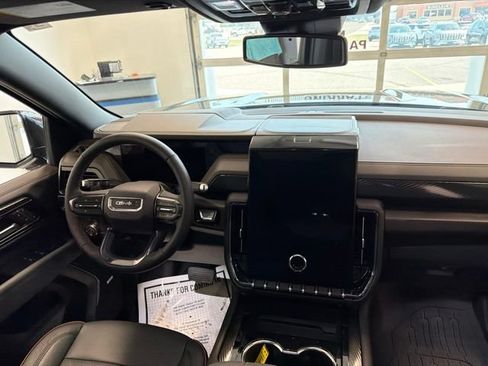 Used 2026 GMC Yukon AT4 w/ LPO, Floor Liner Package AWD/4WD image 28