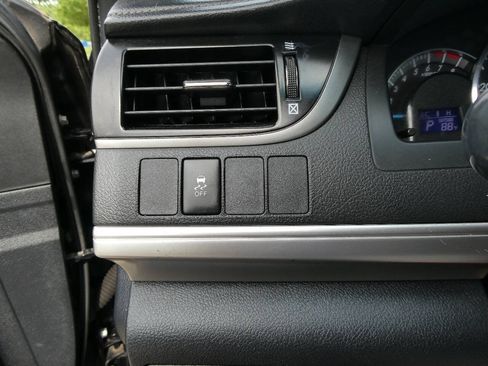 Used 2012 Toyota Camry SE FWD image 20