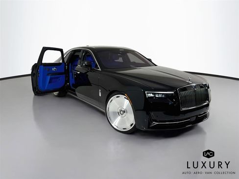 Used 2025 Rolls-Royce Ghost AWD/4WD image 3