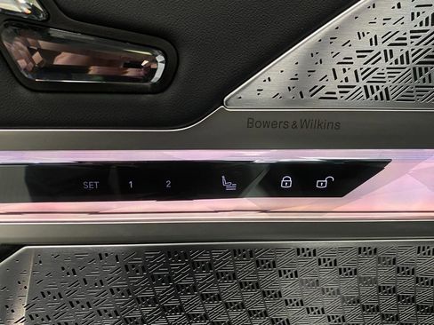 Certified 2025 BMW 760i xDrive w/ Executive Package image 33