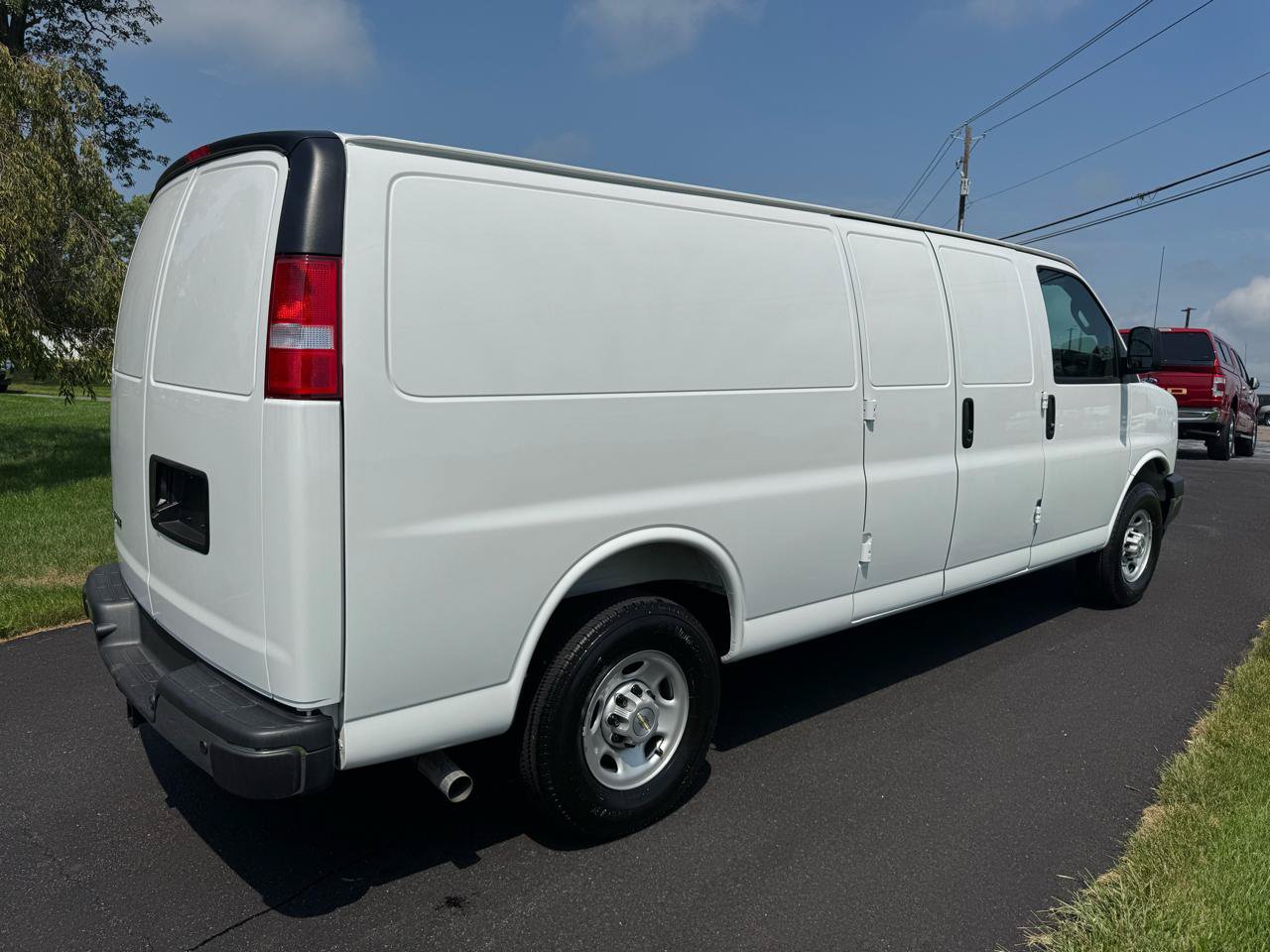 Used 2025 Chevrolet Express 2500 Extended w/ Driver Convenience Package RWD image 7