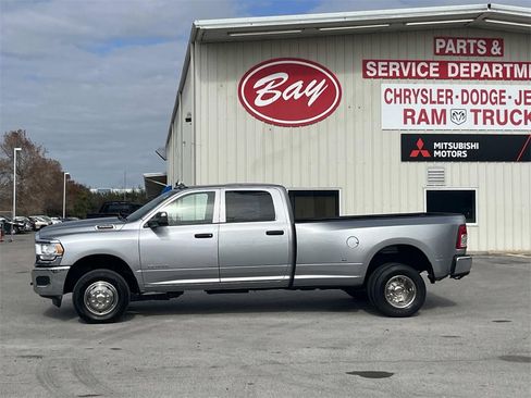 Used 2022 RAM 3500 Tradesman image 3
