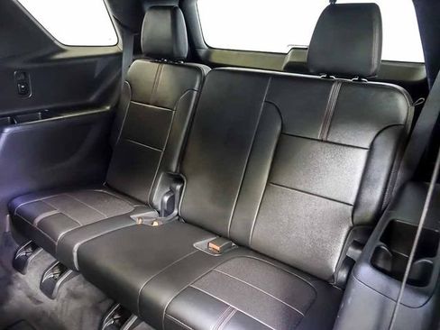 Certified 2023 Chevrolet Traverse RS AWD/4WD image 17