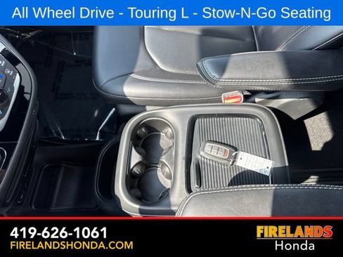 Used 2023 Chrysler Pacifica Touring-L w/ S Appearance Package AWD/4WD image 25