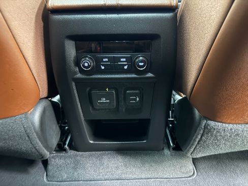 Used 2020 Chevrolet Traverse High Country AWD/4WD image 25