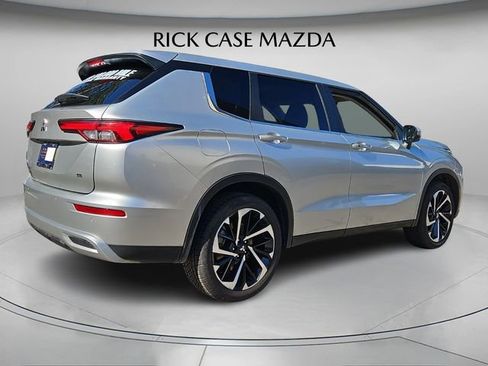 Used 2024 Mitsubishi Outlander SE image 8