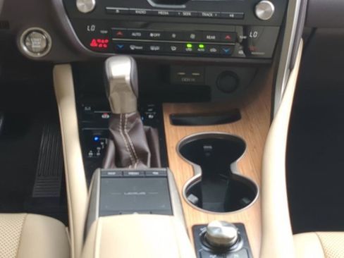 Used 2020 Lexus RX 350L Premium image 17