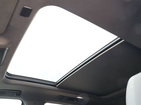 Used 2023 Chevrolet Tahoe Z71 w/ Z71 Off-Road Package image 3