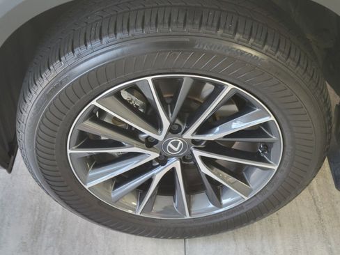 Certified 2025 Lexus NX 250 FWD image 9