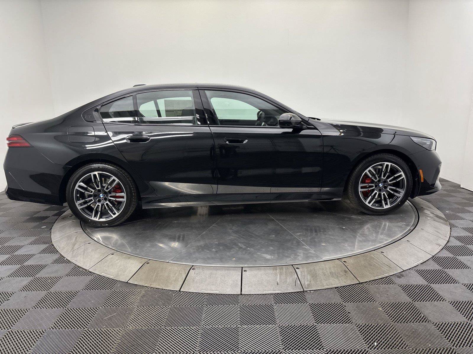 New 2027 BMW 530i xDrive w/ M Sport Package AWD/4WD image 17