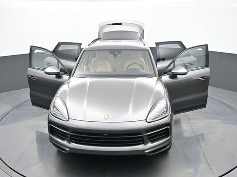 Certified 2021 Porsche Cayenne S image 31