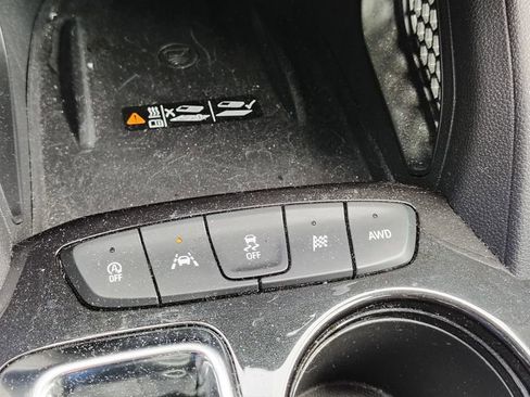 Used 2024 Chevrolet TrailBlazer LT w/ Convenience Package AWD/4WD image 17