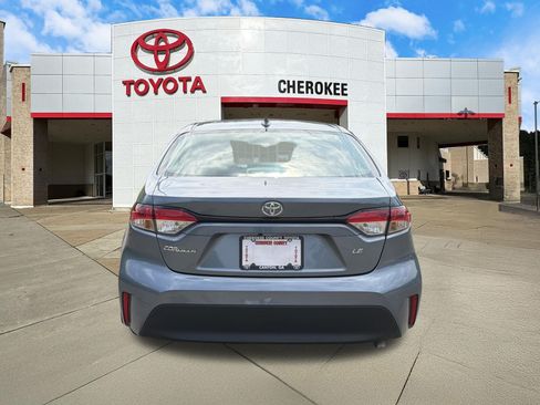 Used 2026 Toyota Corolla LE FWD image 6