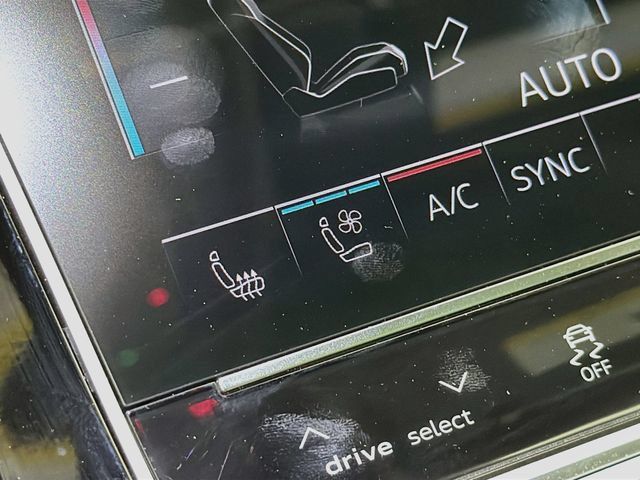 Used 2023 Audi SQ8 Prestige AWD/4WD image 24