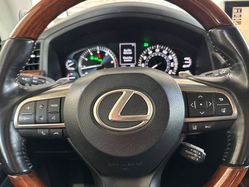 Used 2017 Lexus LX 570 4WD w/ Luxury Package image 31