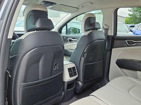 Used 2023 Kia Sportage EX FWD image 13