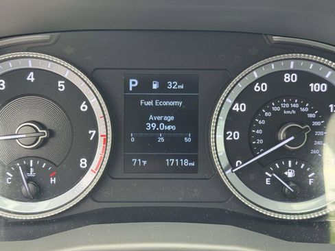 Used 2023 Hyundai Sonata SE FWD image 12
