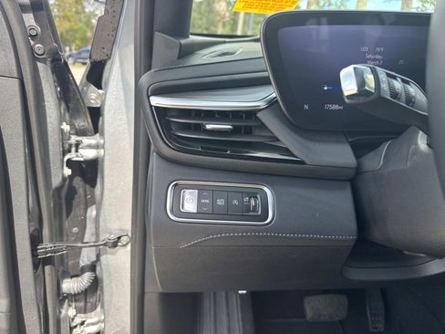 Used 2025 Buick Enclave Sport Touring image 30