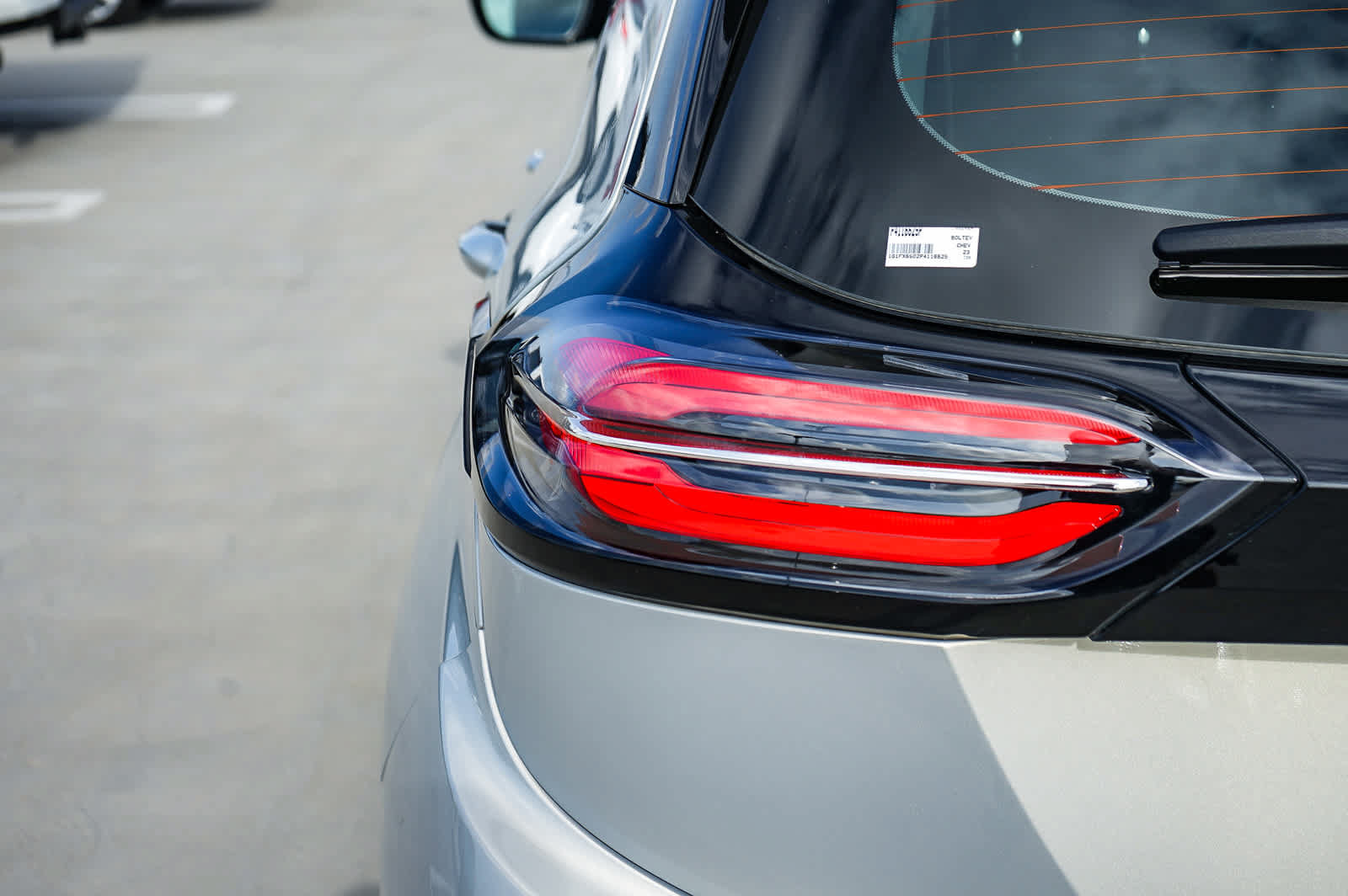 Used 2023 Chevrolet Bolt LT w/ Infotainment Package FWD image 9