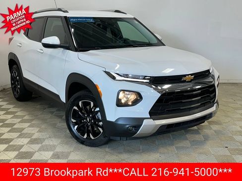 Certified 2023 Chevrolet TrailBlazer LT w/ Convenience Package AWD/4WD image 3