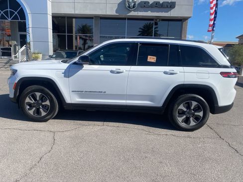 Used 2023 Jeep Grand Cherokee 4WD 4xe image 9