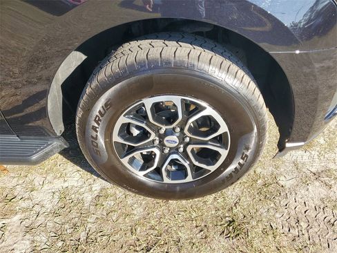 Used 2024 Ford Expedition Max XLT image 6