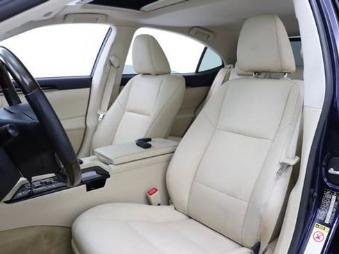 Used 2015 Lexus ES 350 w/ Luxury Package image 10