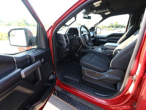 Used 2020 Ford F150 XLT w/ Equipment Group 302A Luxury AWD/4WD image 11