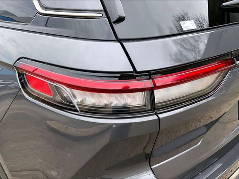 Used 2023 Jeep Grand Cherokee Limited w/ Luxury Tech Group II image 29