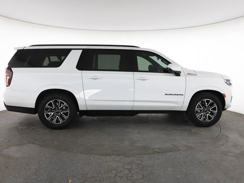 Certified 2024 Chevrolet Suburban Z71 w/ Z71 Off-Road Package AWD/4WD image 14