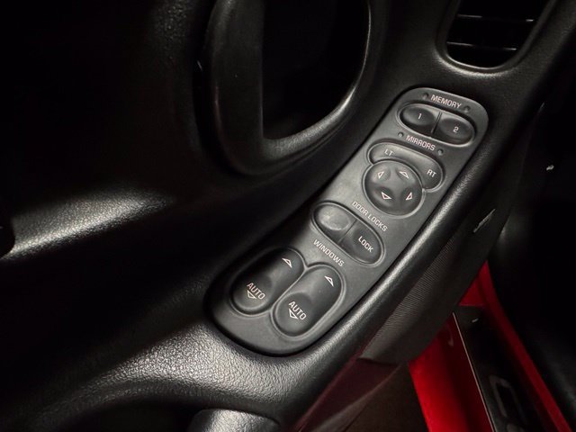 Used 1998 Chevrolet Corvette Convertible w/ Memory Pkg RWD image 17