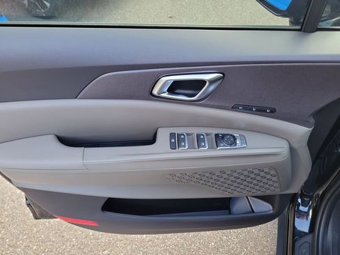 New 2026 Kia Carnival EX FWD image 20
