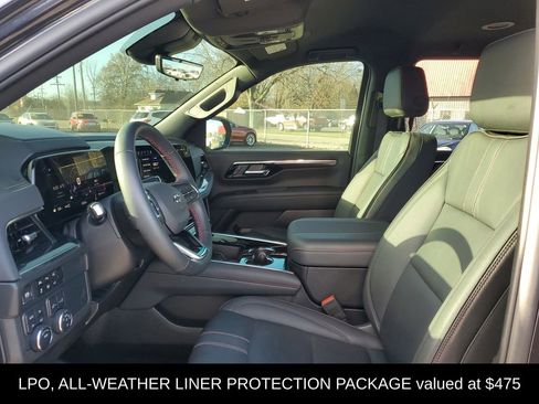 Used 2025 Chevrolet Tahoe RST w/ RST Performance Edition image 6