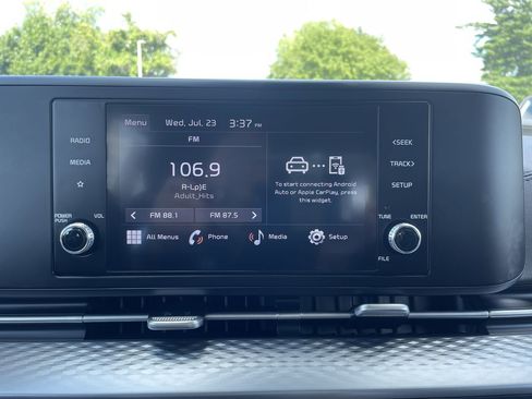 Used 2024 Kia Carnival LX image 13