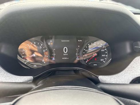 Used 2024 Jeep Compass Latitude image 32