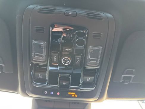 Used 2025 Cadillac Escalade Premium Luxury image 60