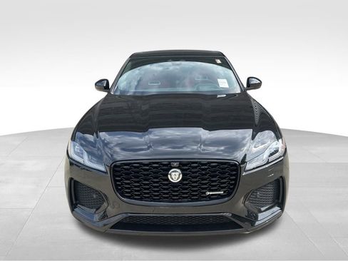 Used 2025 Jaguar F-PACE R-Dynamic S AWD/4WD image 4