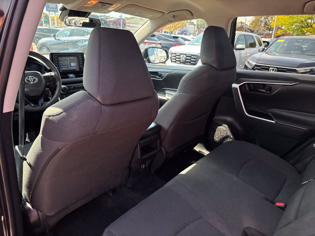 Used 2021 Toyota RAV4 LE AWD/4WD image 35