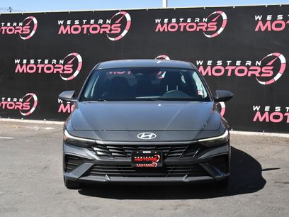 Used 2024 Hyundai Elantra SE
