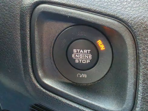 Used 2024 Jeep Wrangler Unlimited Sport AWD/4WD image 18
