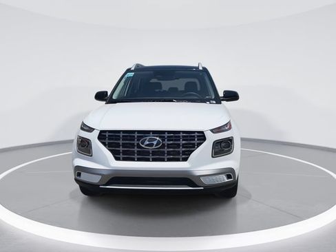 New 2026 Hyundai Venue SEL FWD image 3