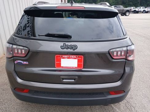 Used 2021 Jeep Compass Latitude FWD image 4