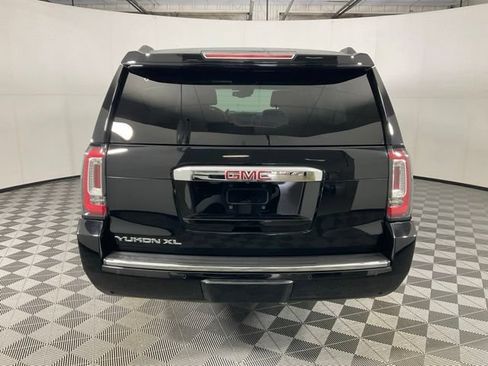 Used 2020 GMC Yukon XL Denali w/ Denali Premium Package AWD/4WD image 5