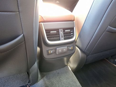 Used 2021 Subaru Outback Touring w/ Popular Package #2 image 12