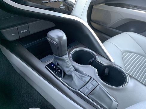 Used 2023 Toyota Camry SE image 23