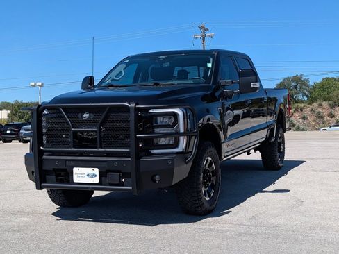 Certified 2025 Ford F250 Lariat w/ Lariat Ultimate Package AWD/4WD image 4